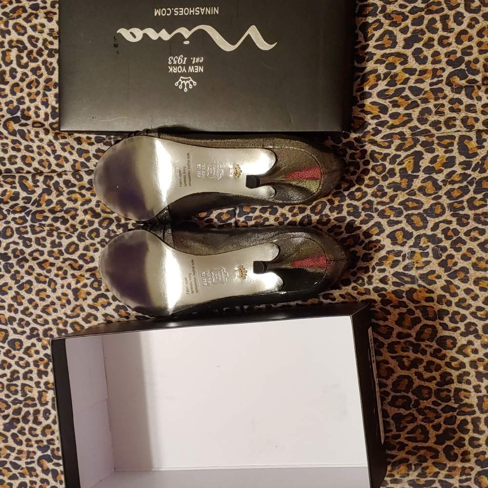 Nina New York Gunmetal twilight pumps